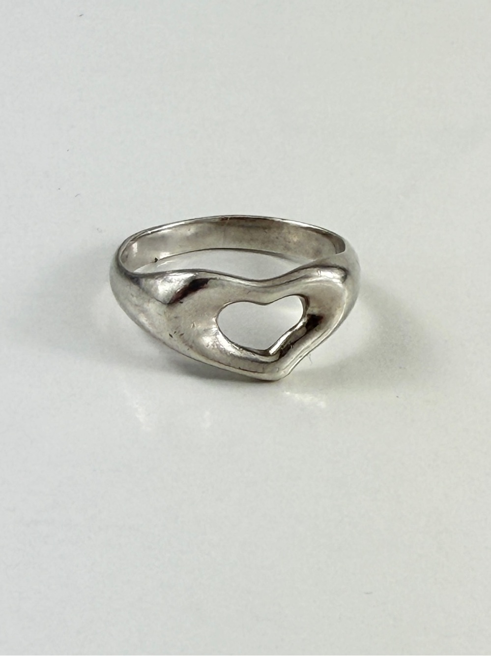 Tiffany & Co. Vintage Elsa Peretti Solid Open Heart Ring 925 Sterling Silver 5.5